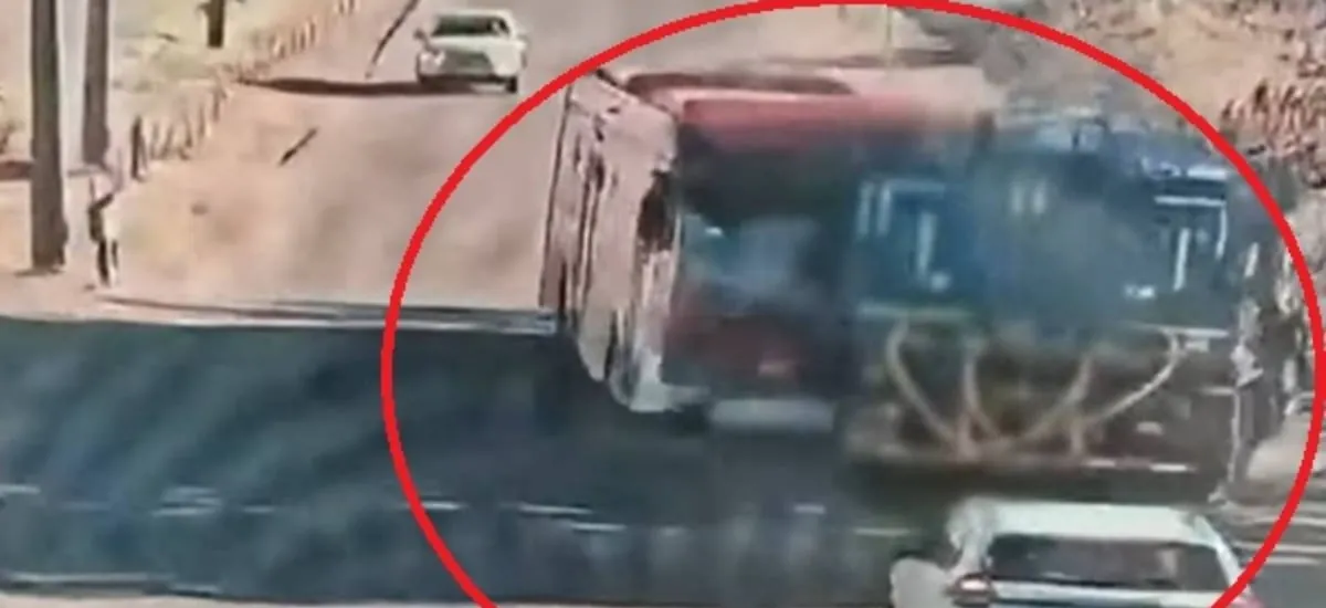 Video aclararía todo tras fatal choque de micro en Pudahuel: identifican a única víctima, una joven pasajero de 21 años