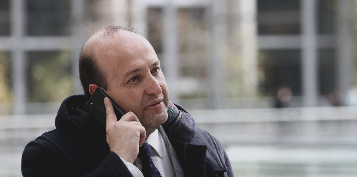 Contraloría ordena abrir sumario en Providencia tras objetar contratación de ex fiscal Guerra