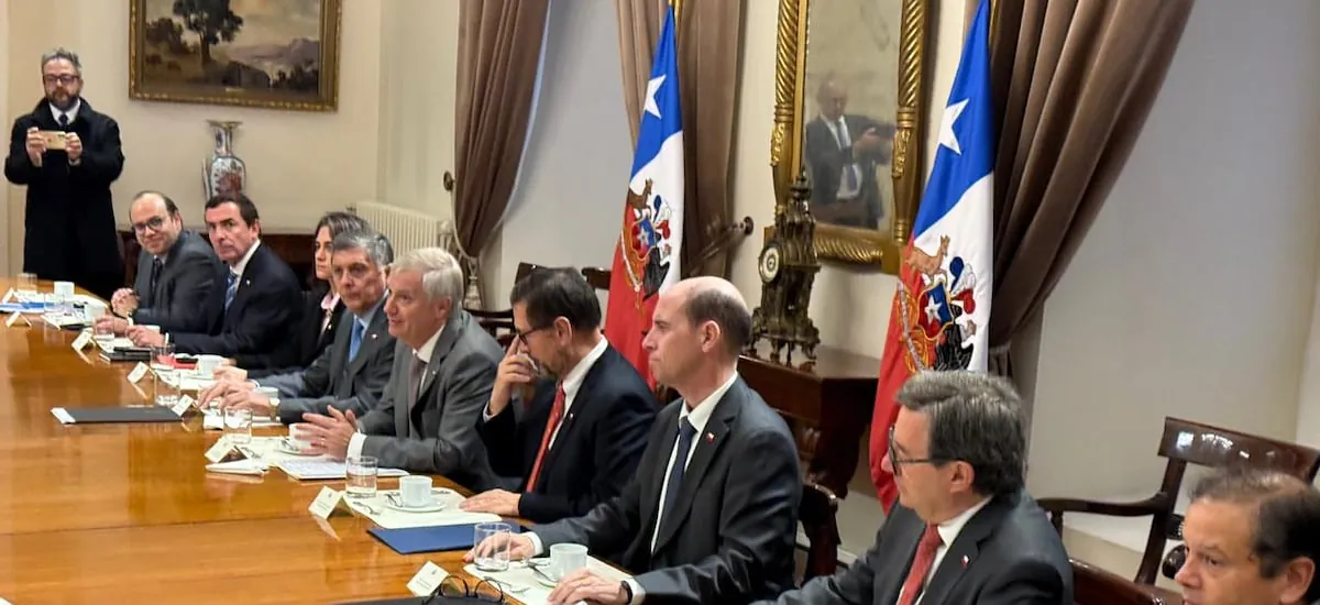 Kast encabeza cita de emergencia en La Moneda con los tres poderes del Estado por eventual tráfico de niños haitianos