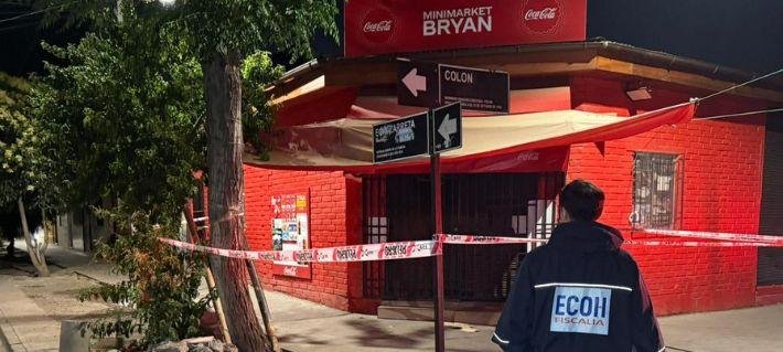 Mientras cerraba su local comercial: Mujer es baleada en múltiples ocasiones en Independencia