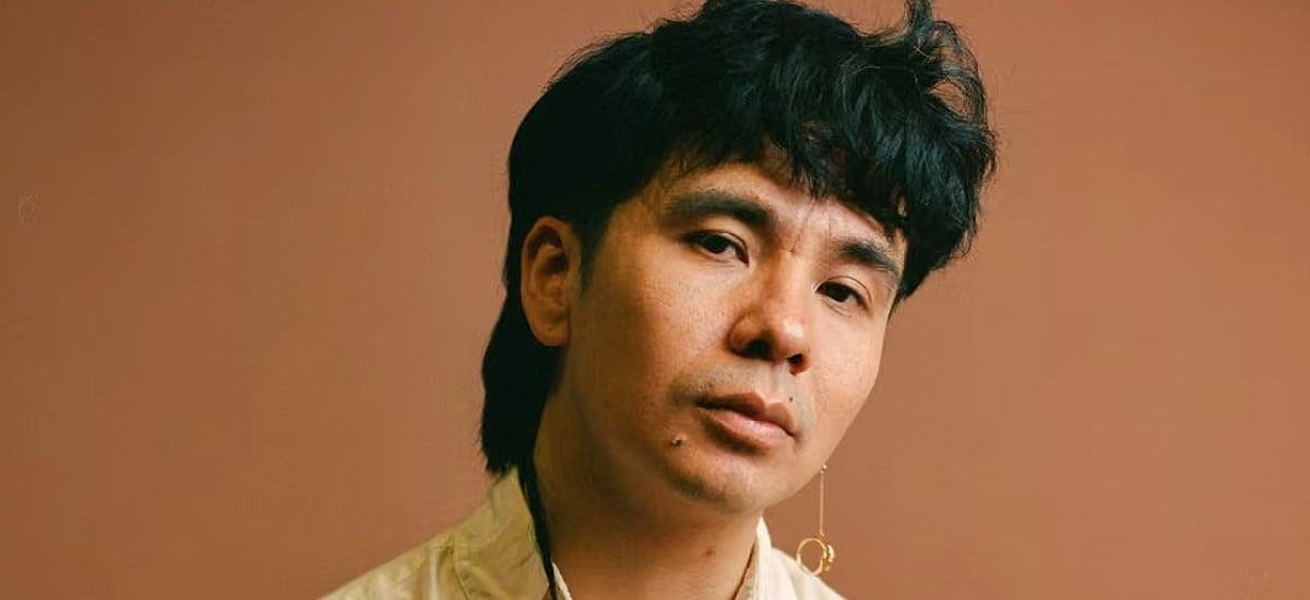 Ocean Vuong y el arte de convertir el desamparo en una forma de alegría - La Tercera