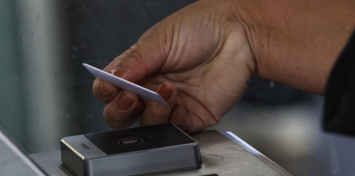 Panel de Expertos anunció alza de 25 pesos en el transporte público de Santiago