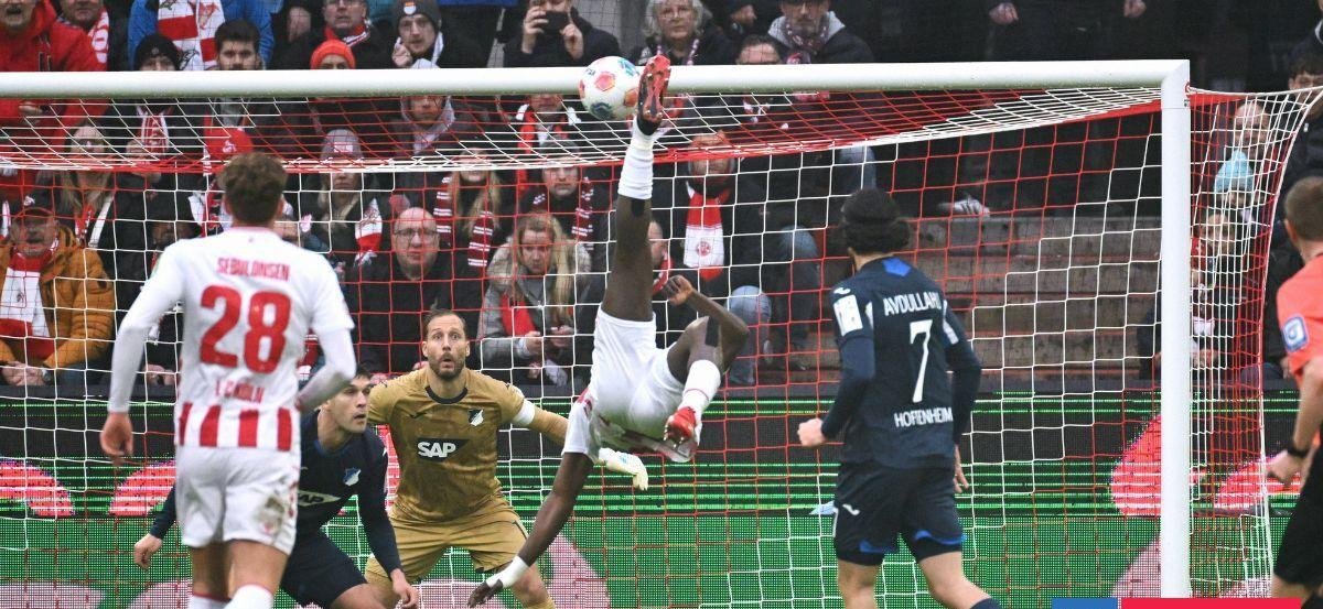 El gol del año: alemán Ragnar Ache anotó con una chilena perfecta para el Colonia en Bundesliga