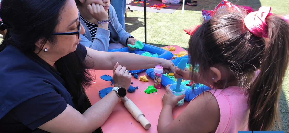 Inicia primera escuela de emergencia en Tomé para niños afectados por incendios forestales