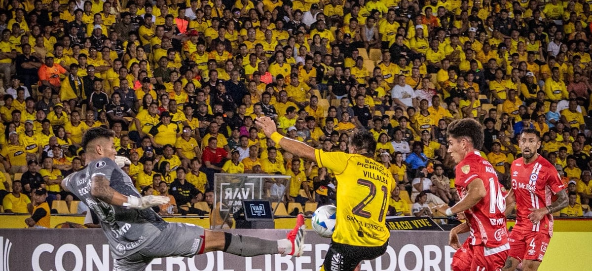 Con Brayan Cortés “salvándose” de la tarjeta: Argentinos Juniors gana con uno menos en Ecuador por la Copa Libertadores