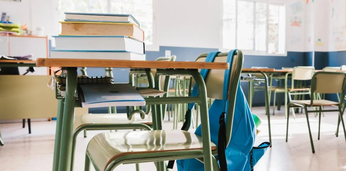 Amplían suspensión de clases en Las Condes: Revisa cuáles son los 21 colegios y jardines infantiles que no abrirán mañana martes