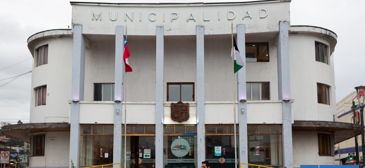 Puerto Montt: demandan a municipio y a empresa por alza de tarifa en uso de losa en Terminal de Buses