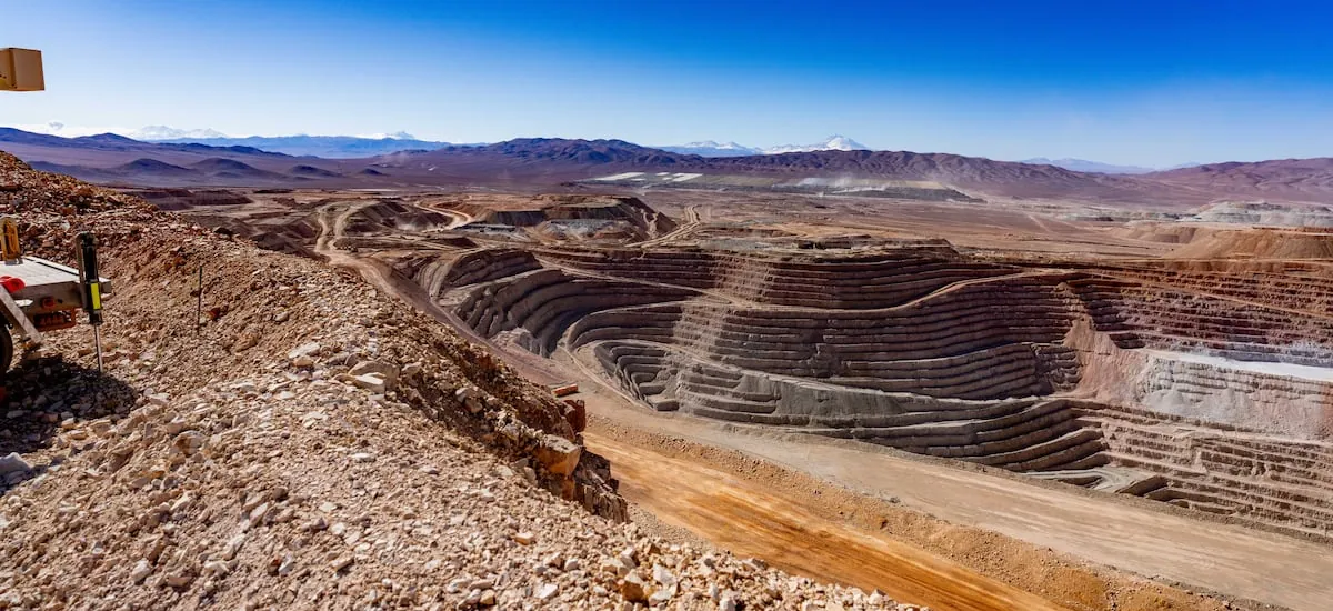Escondida y supervisores sellan acuerdo y evitan huelga en la mayor mina de cobre del mundo