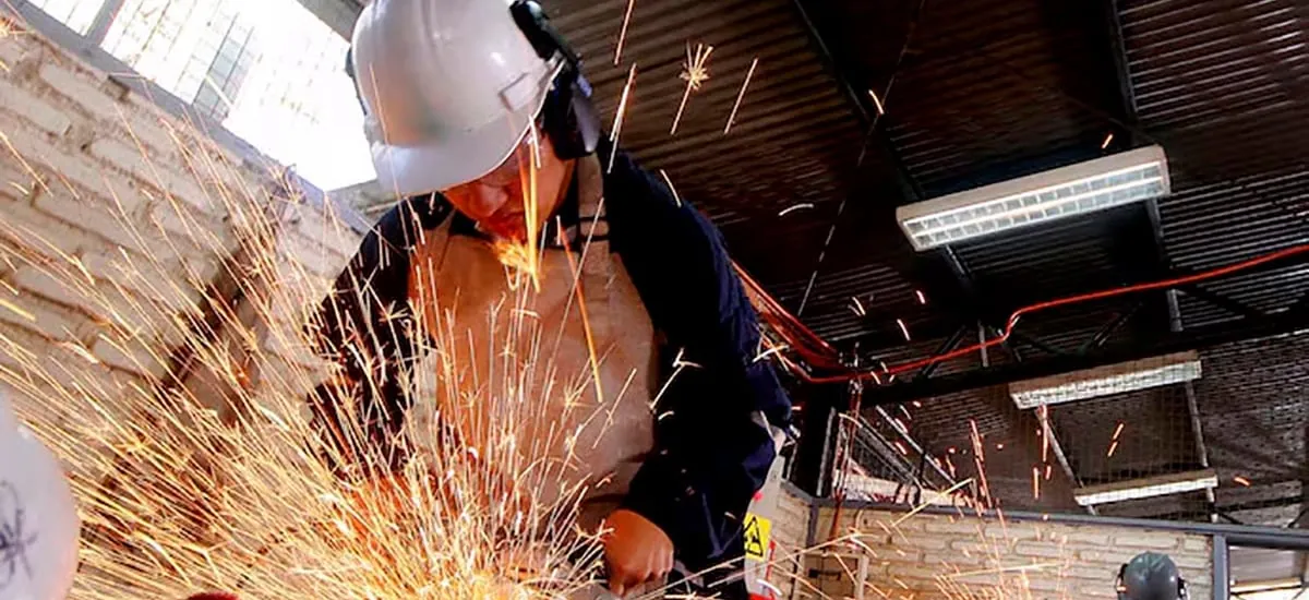 Julio a la baja: sectores económicos anticiparían otro Imacec negativo