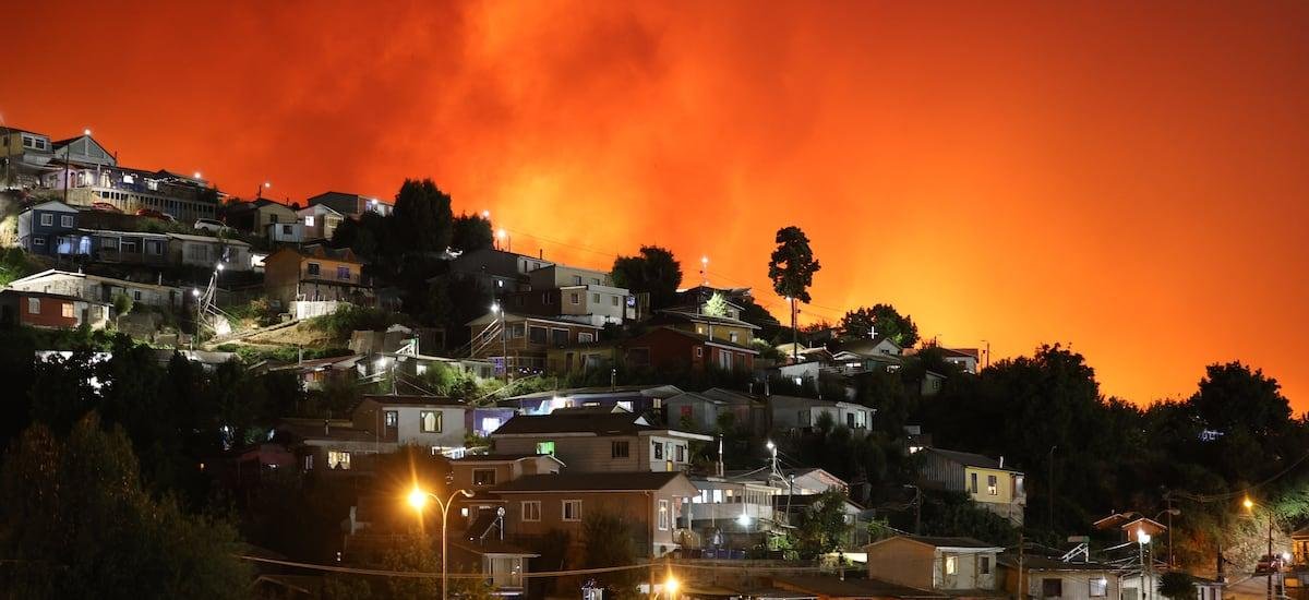 Conaf activa botón rojo en 6 regiones ante peligro de incendios forestales