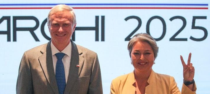 Panel Ciudadano UDD: 53% dice que debate Archi "reforzó su preferencia" y un 41% que no influyó