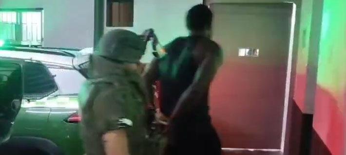 Detienen a dos extranjeros tras ser sorprendidos portando un kilo de droga en Estación Central