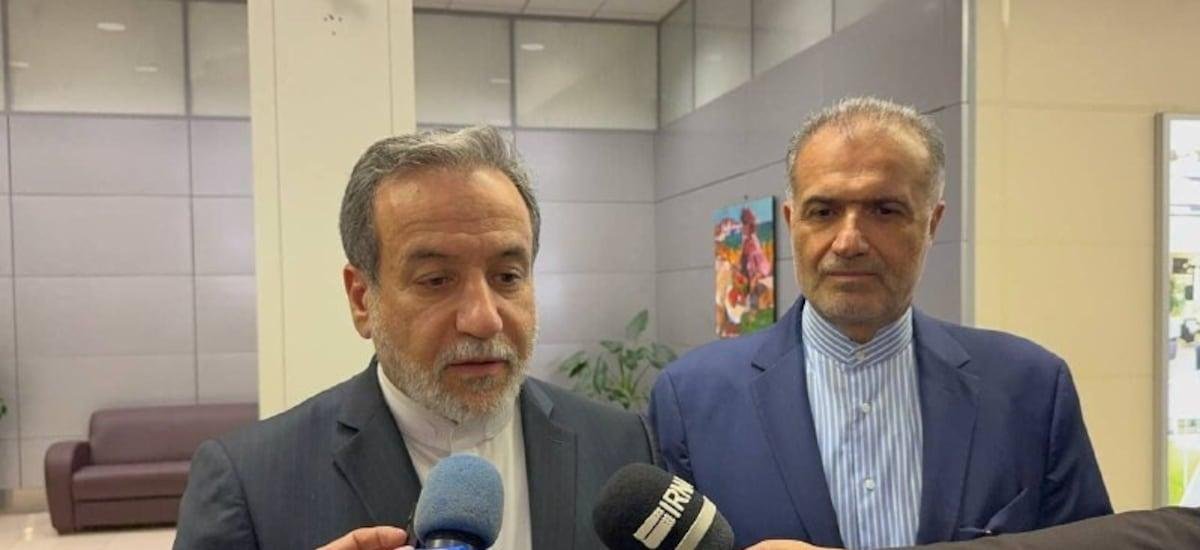 Canciller iraní llega a Omán con la intención de alcanzar un acuerdo nuclear “justo y mutuamente aceptable” con EE.UU.
