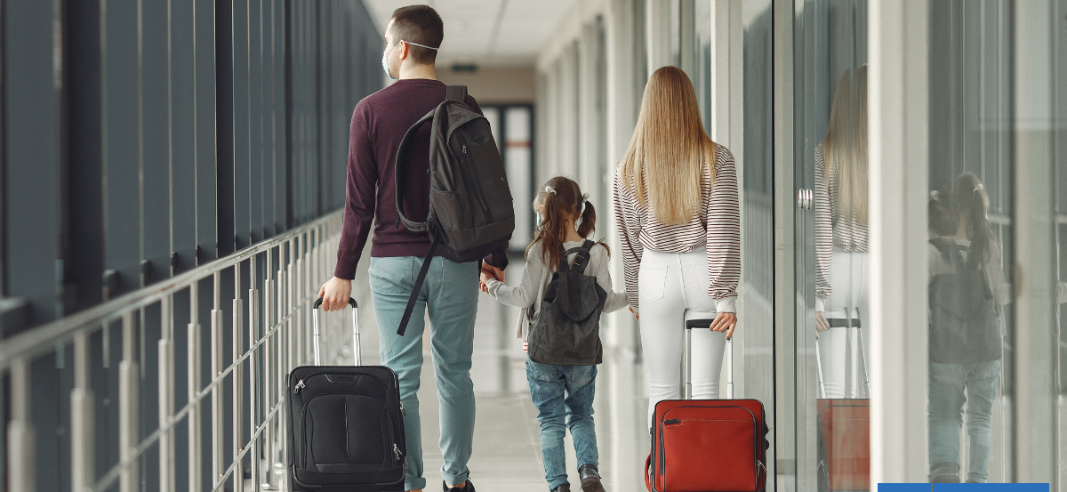 Salir de Chile con niños: revisa permisos necesarios y qué hacer si uno de los padres se opone