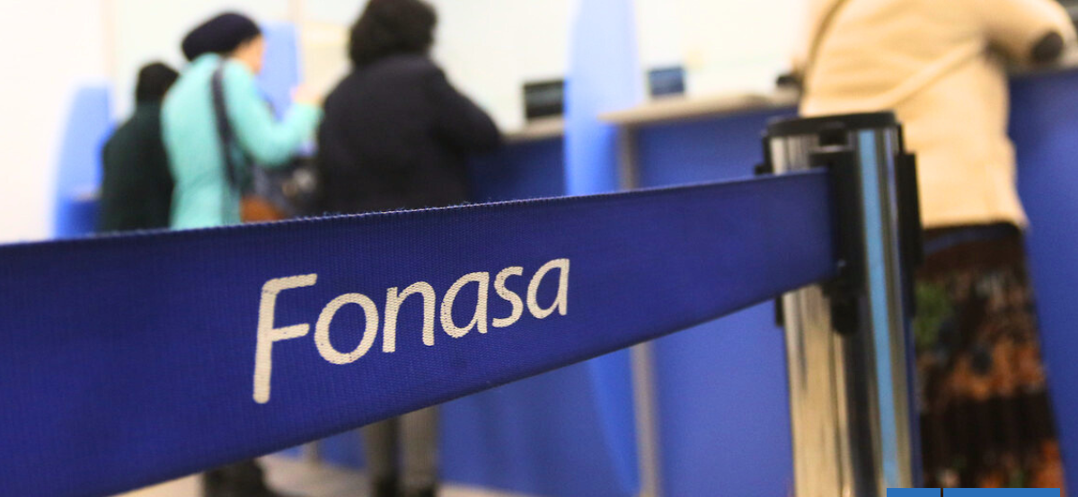 MCC de Fonasa: por qué ha tardado tanto la puesta en marcha del seguro para atenderse en clínicas