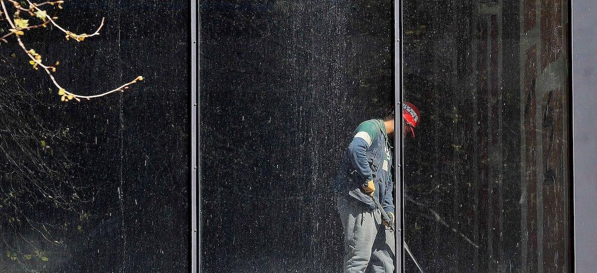 El principal antídoto contra la pobreza es el trabajo - La Tercera