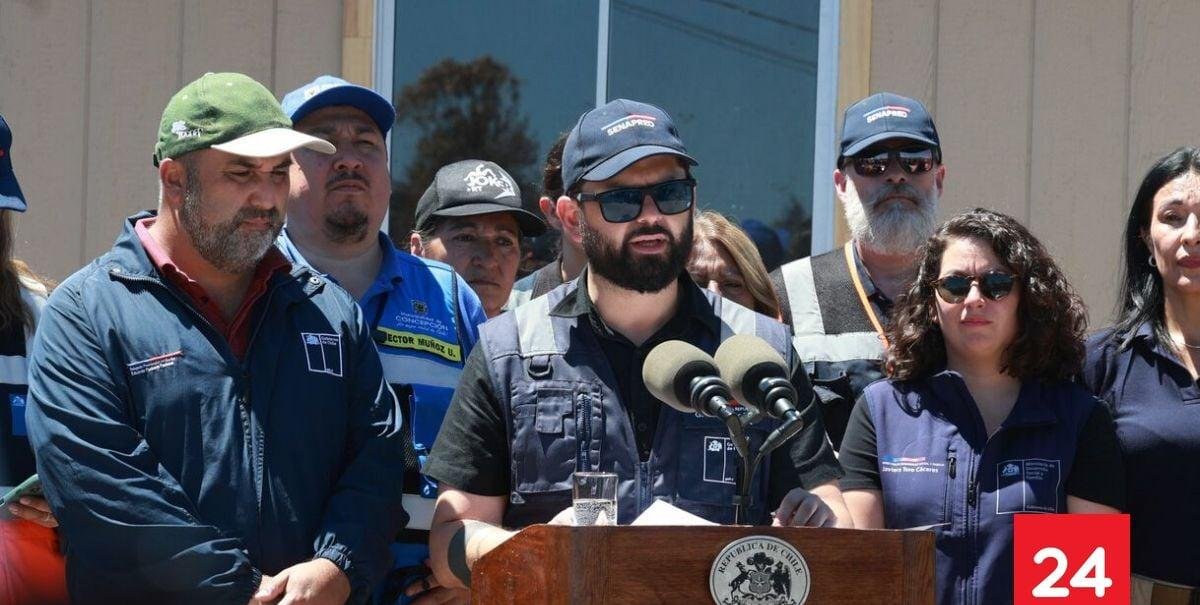 "Hay que estar en varios frentes al mismo tiempo": Boric destaca despliegue "en terreno" de su Gobierno y dice que hay "mucho trabajo con la reconstrucción"