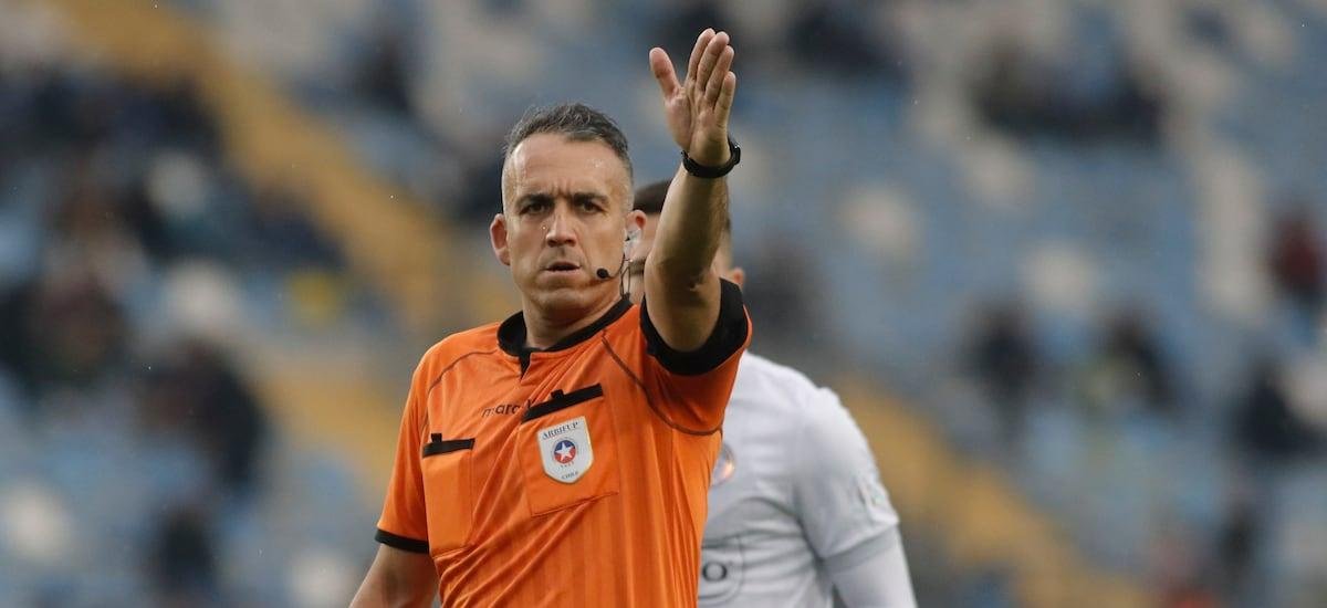 “Después salen al extranjero y no es lo mismo”: la crítica del árbitro Héctor Jona por las simulaciones en el fútbol chileno