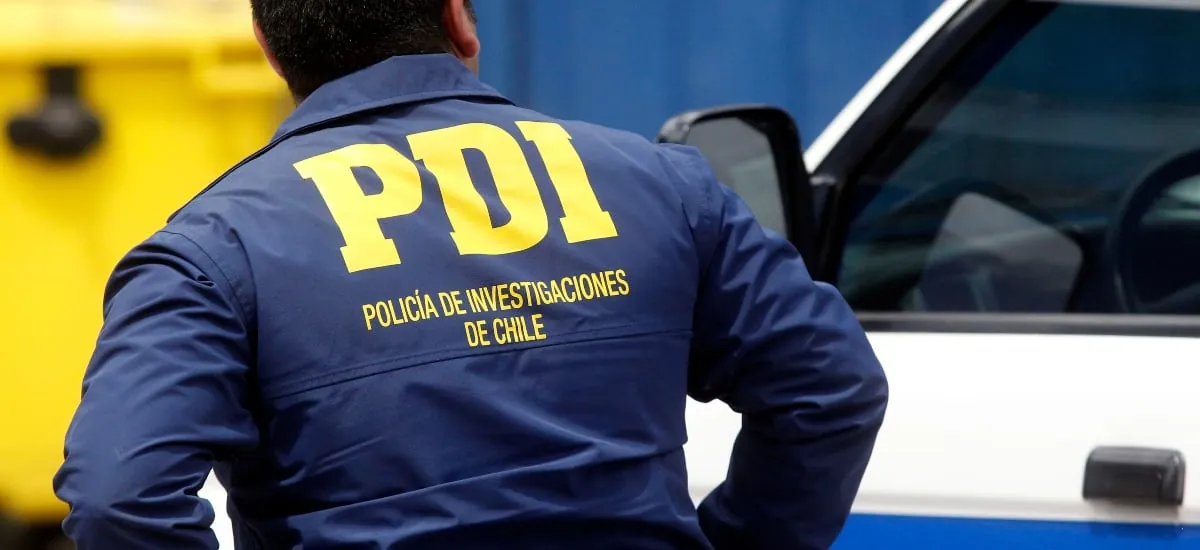 Se hacía pasar por psiquiatra: detienen a hombre de 73 años acusado de emitir más de 1.400 licencias falsas