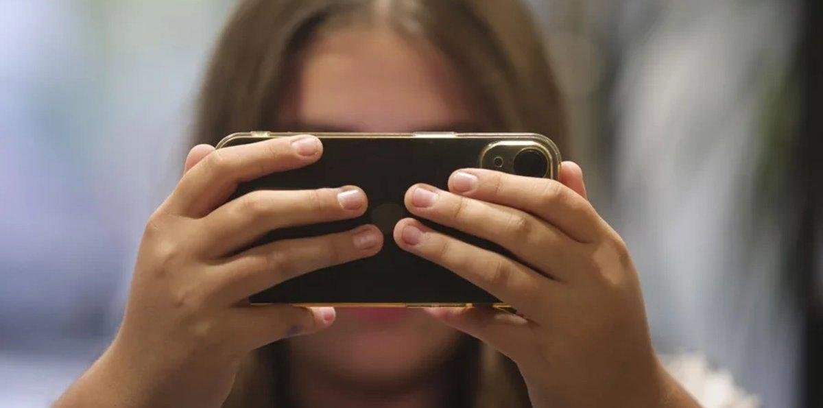 Europa intenta atajar la sexualización y la pornografía infantil en las redes sociales