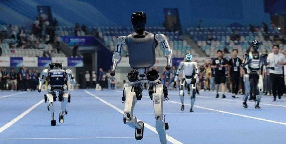 Comienzan "juegos olímpicos" de robots humanoides en China