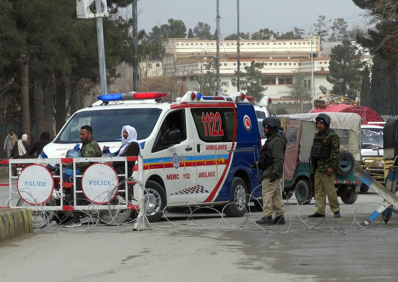 Unas 70.000 personas huyen del noroeste de Pakistán ante una posible ofensiva militar