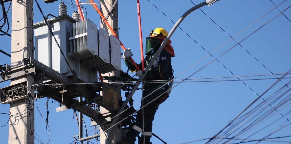 Este martes 10 de febrero habrá corte de luz en la RM: conoce el listado de comunas y horarios