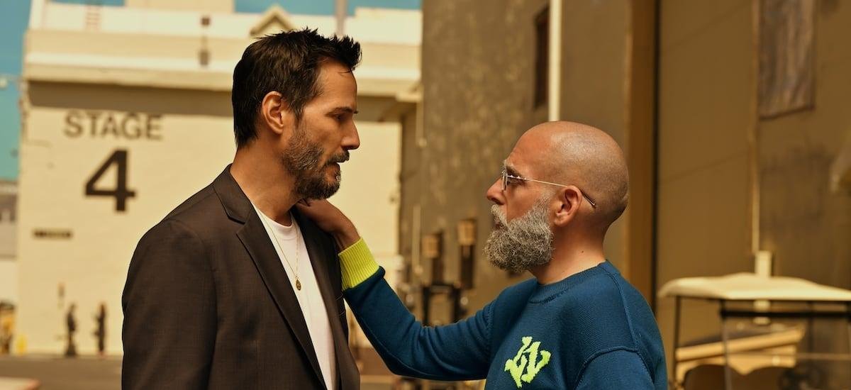 Keanu Reeves es una estrella en problemas en el primer adelanto de Outcome