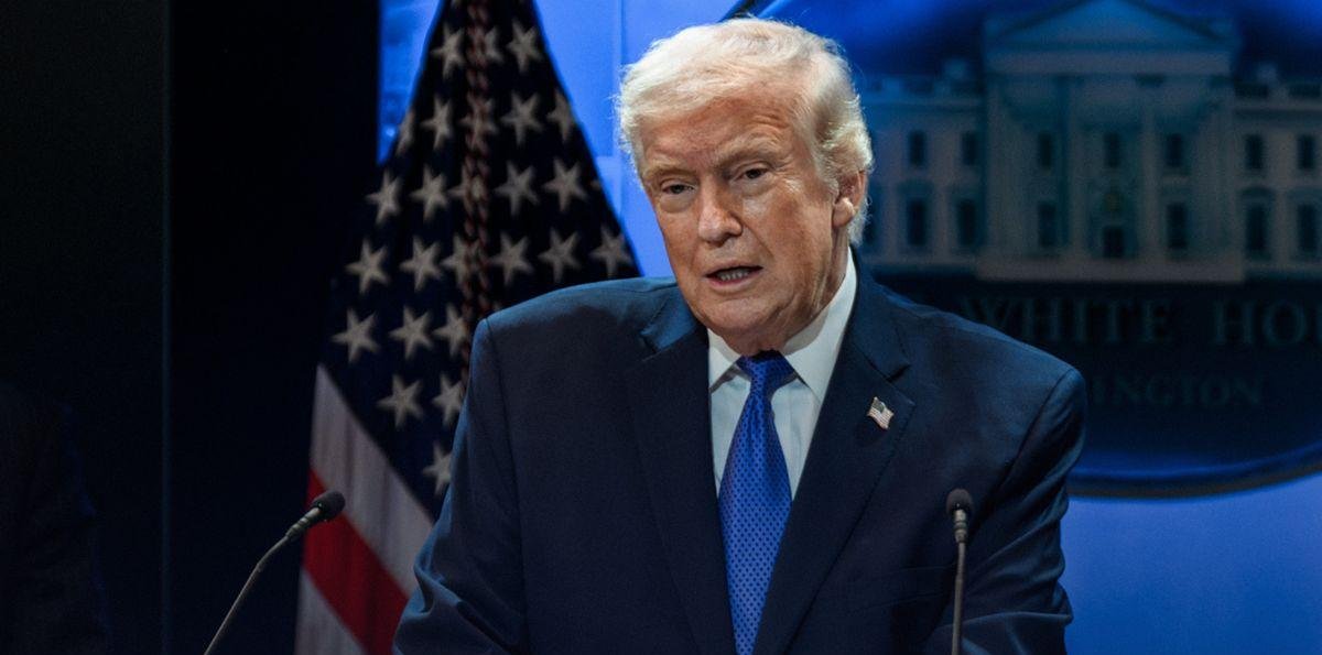 Donald Trump decreta arancel global de 10% y cuestiona decisión “profundamente decepcionante” de la Corte Suprema