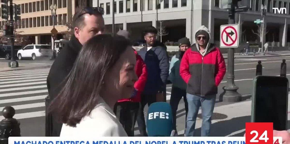 🎖️ Gesto histórico en Washington: María Corina Machado entrega su medalla del Premio Nobel a Donald Trump.