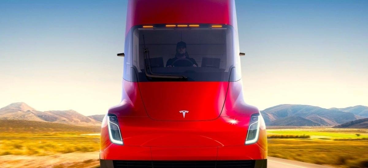 Tesla Semi muestra sus cartas en el transporte pesado: 805 km de autonomía - La Tercera
