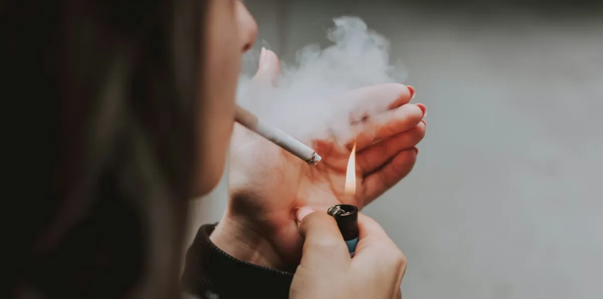 Reino Unido prohibirá la venta de tabaco, de por vida, a las nuevas generaciones