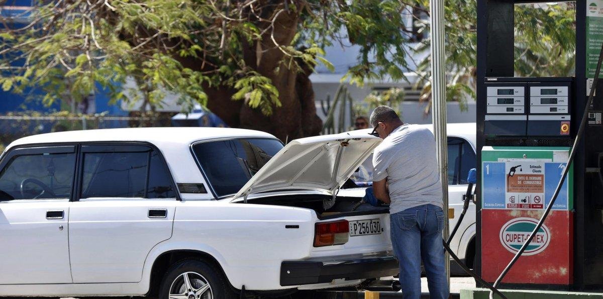 Estados Unidos da un pequeño respiro a Cuba y permite la entrada de combustible