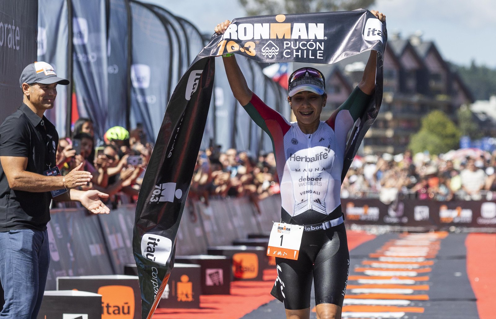 Cecilia Pérez revalida su título y se consagra bicampeona del Ironman 70.3 de Pucón