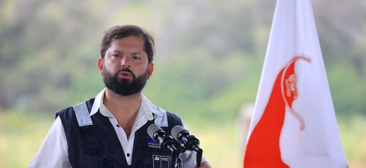 Boric llega a La Moneda y se reúne con Elizalde y Van Klaveren para analizar sanciones de EE.UU.