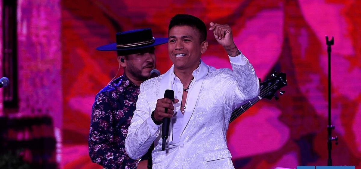 Hotel de Iquique niega haber denunciado a Américo por destrozos en una de sus habitaciones