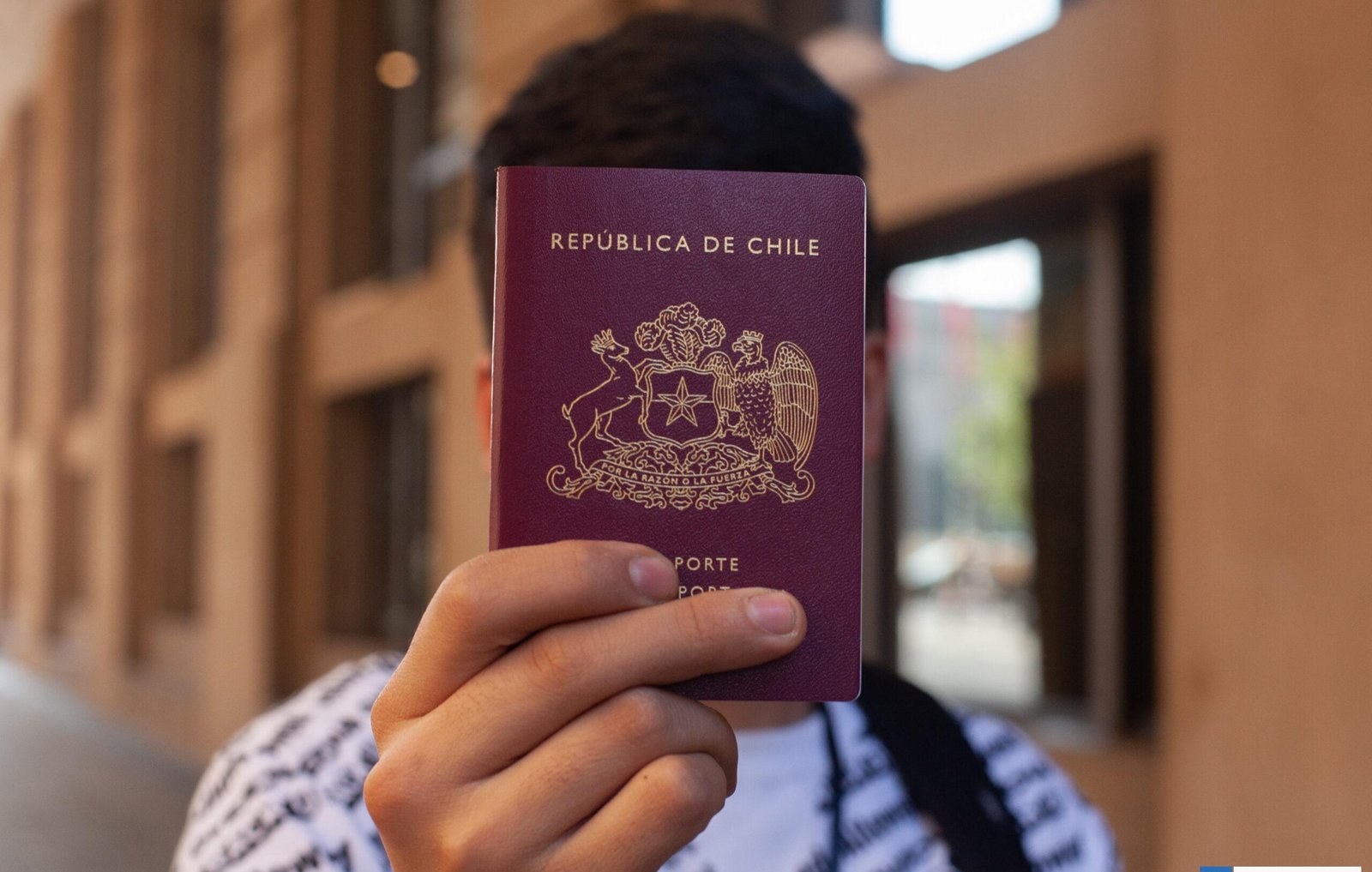 Devuelven a chileno apenas llegado a Costa Rica porque su sobrina hizo dibujos en su pasaporte