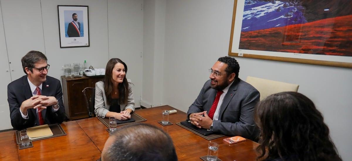 Cataldo y Arzola afinan el traspaso del Mineduc en cita con todos los subsecretarios y acuerdan más encuentros