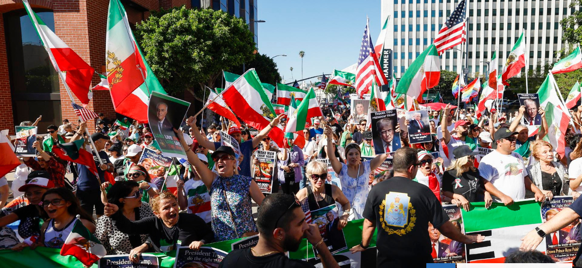 Iraníes celebran en Los Ángeles muerte de Alí Jamenei y agradecen a Trump y Netanyahu