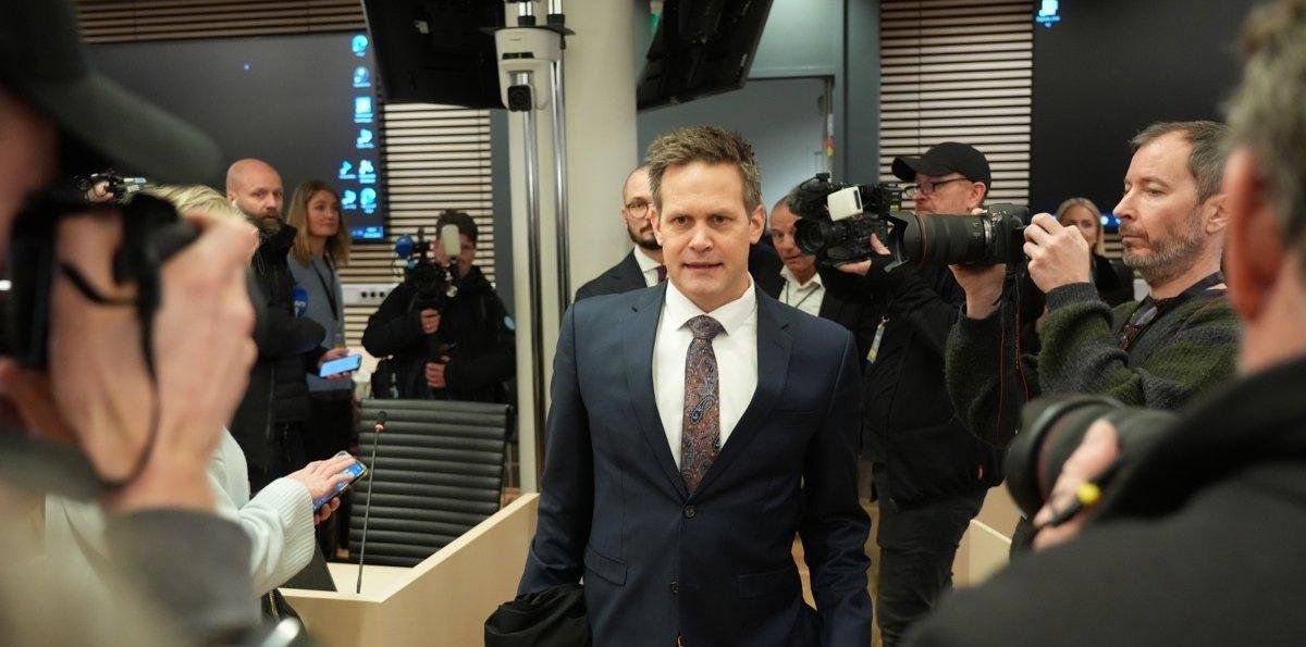 Hijo de la princesa Mette-Marit niega en su juicio haber violado a mujeres, pero admite agresiones