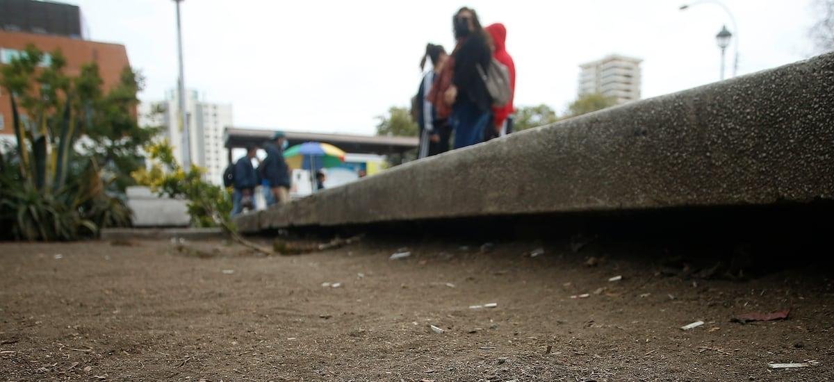 Multas que superan los 300 mil pesos: ¿en qué consiste el plan Cero Colillas de Ñuñoa? - La Tercera