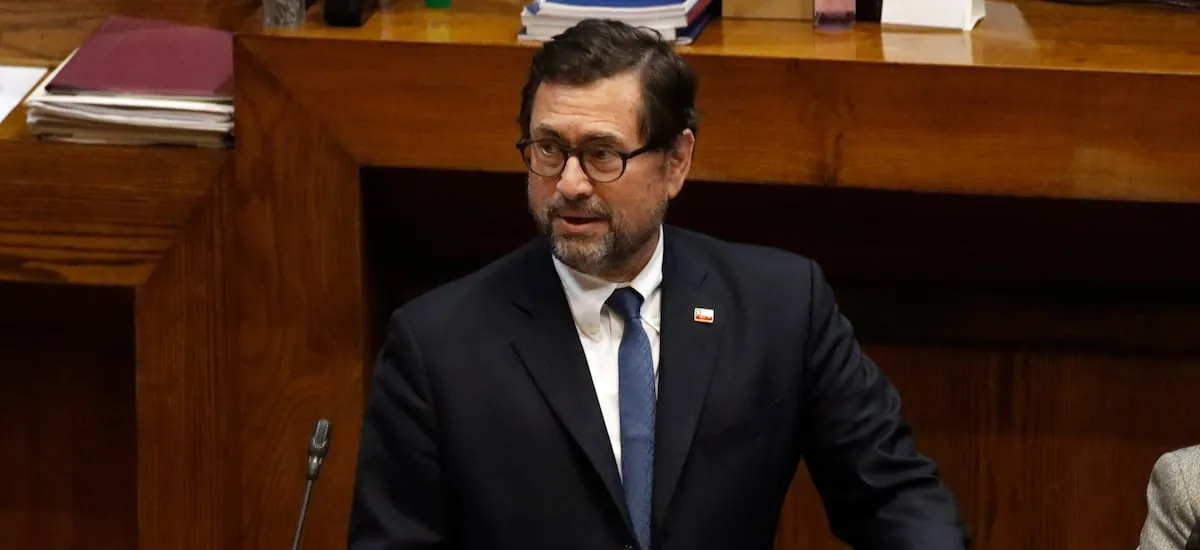 Con petición de renuncia y una firme respuesta del canciller: la dura interpelación de Venegas a Pérez Mackenna en la Cámara