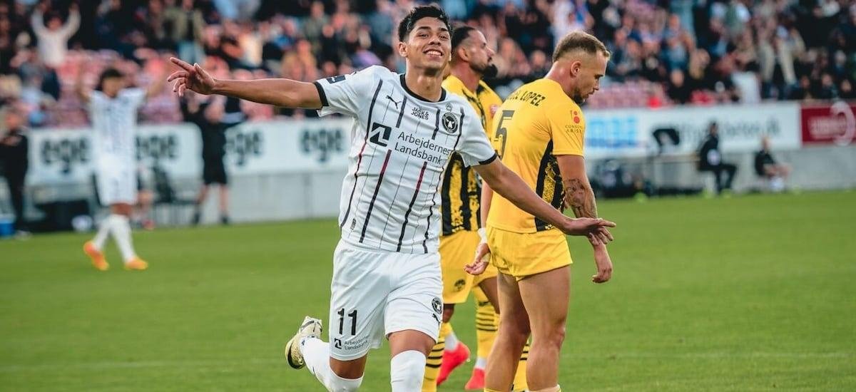 Darío Osorio se luce en la goleada del Midtjylland