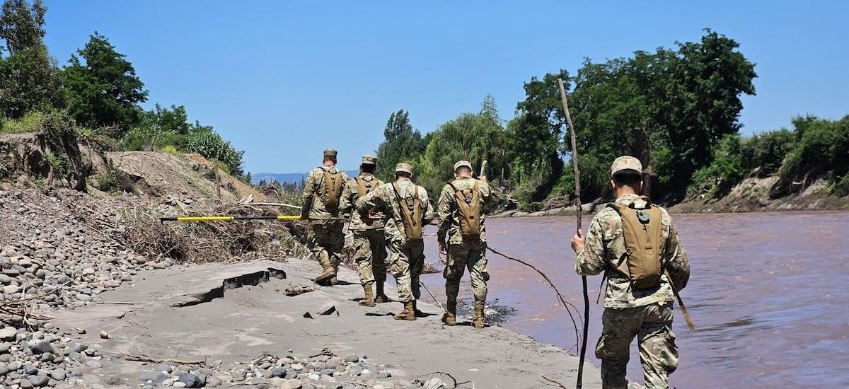 Tragedia familiar: hallan a madre arrastrada por el río Tinguiririca y sigue búsqueda de su pequeña hija y de amigo