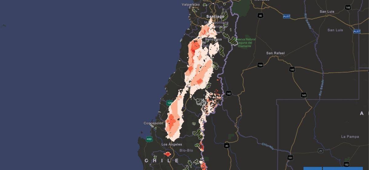 Conaf activa Botón Rojo en 6 regiones ante riesgo de incendios forestales por altas temperaturas