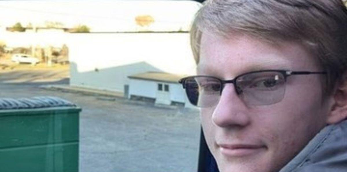 Quién era el hombre abatido a tiros en la residencia de Trump: se había obsesionado con el caso Epstein