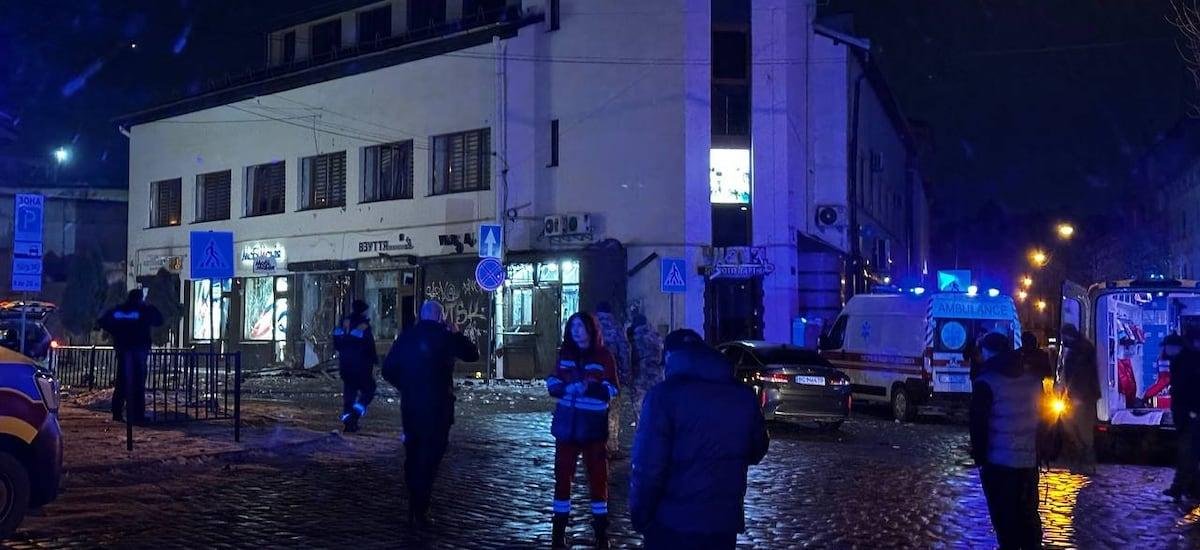 Una funcionaria policial muerta y otros 15 heridos tras ataque terrorista en la ciudad ucraniana de Lviv