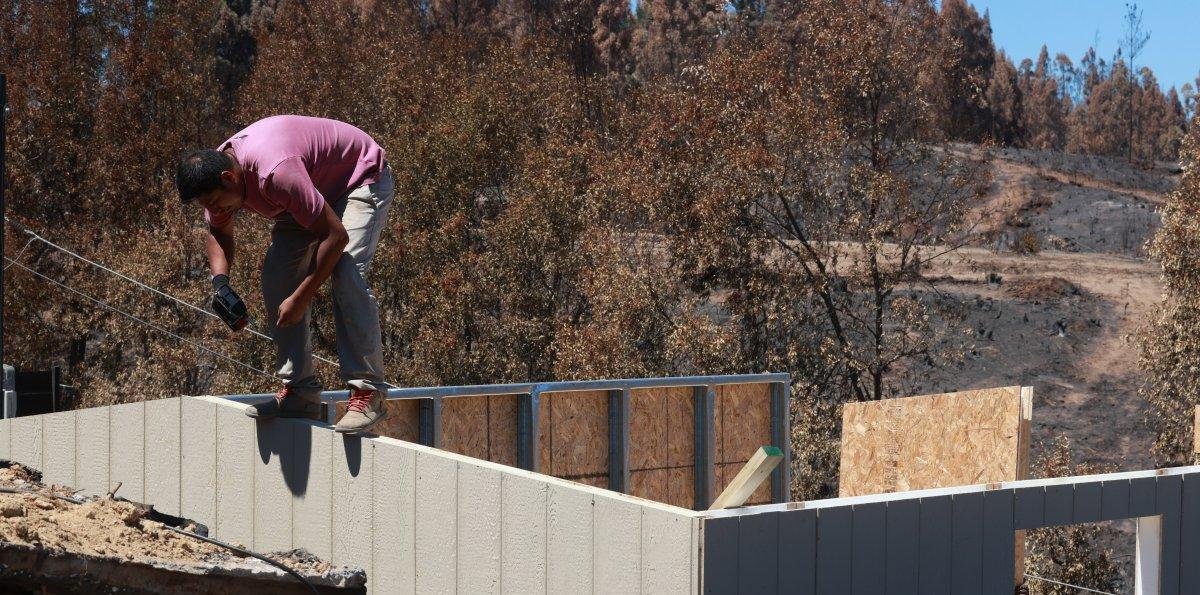 Alcalde de Penco exige acelerar instalación de viviendas de emergencia