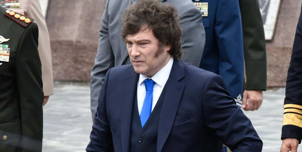 Embajada de Rusia rechaza acusación de campaña contra Milei tras denuncia de red de espionaje en Argentina