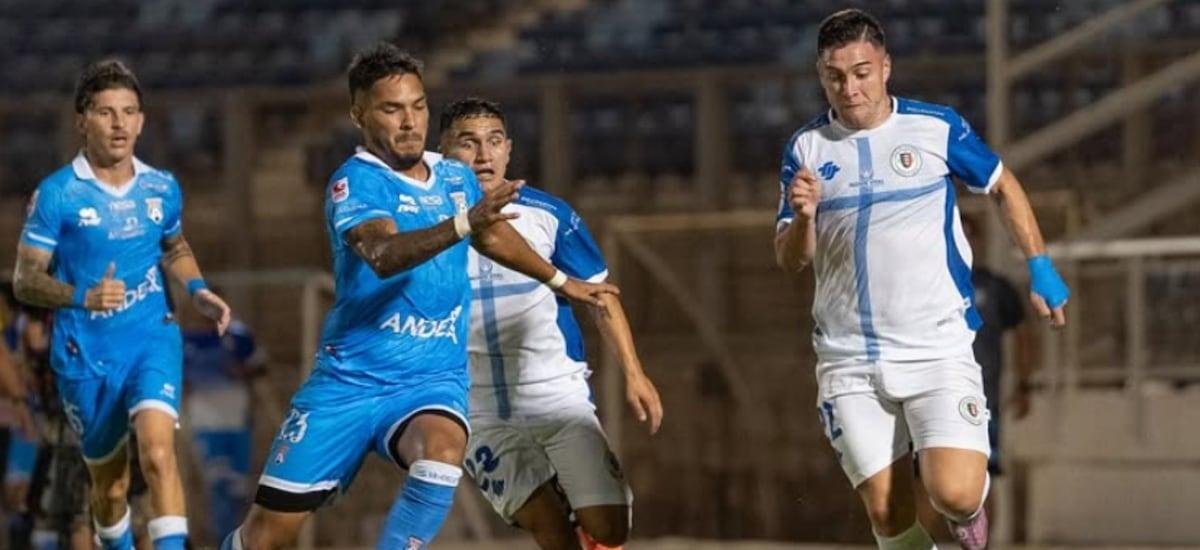 Escándalo en Primera B: Santa Cruz denuncia agresión del presidente de San Marcos de Arica hacia su cuerpo técnico